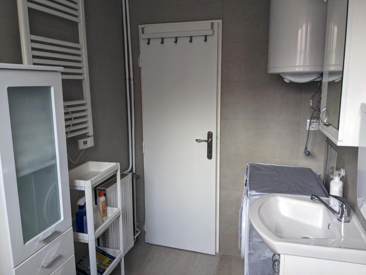 Affordable And Newly Renovated 1-Bedroom Apartment Kraljevo Exterior foto